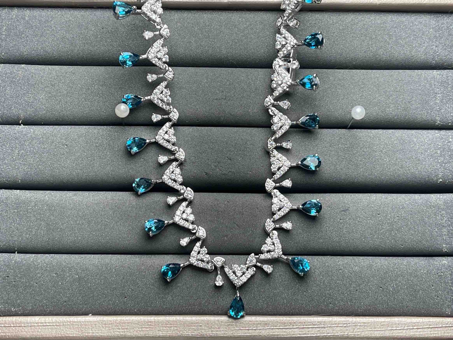 A9239 Topaz Necklace