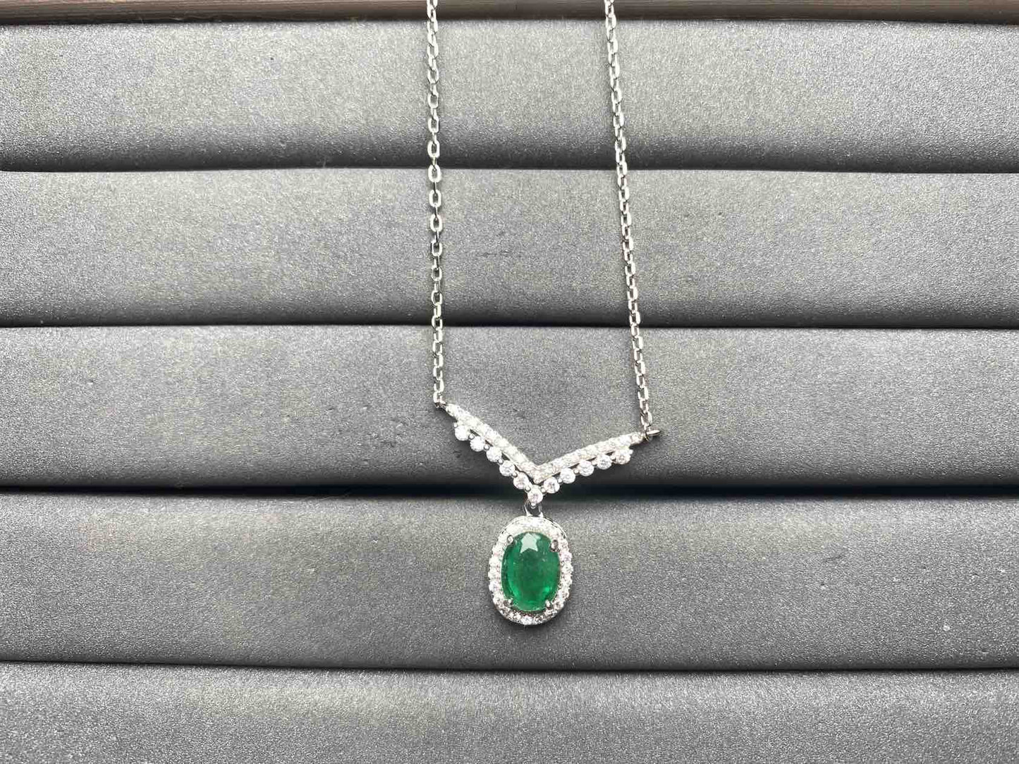 A9271 Emerald Necklace