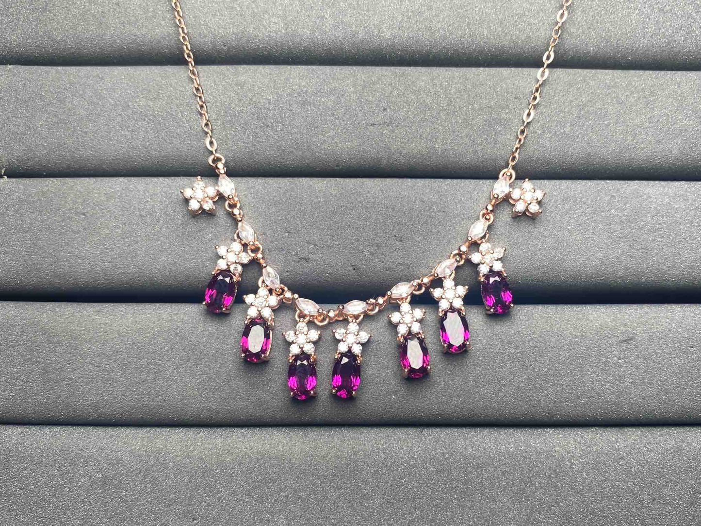 A9295 Garnet Necklace