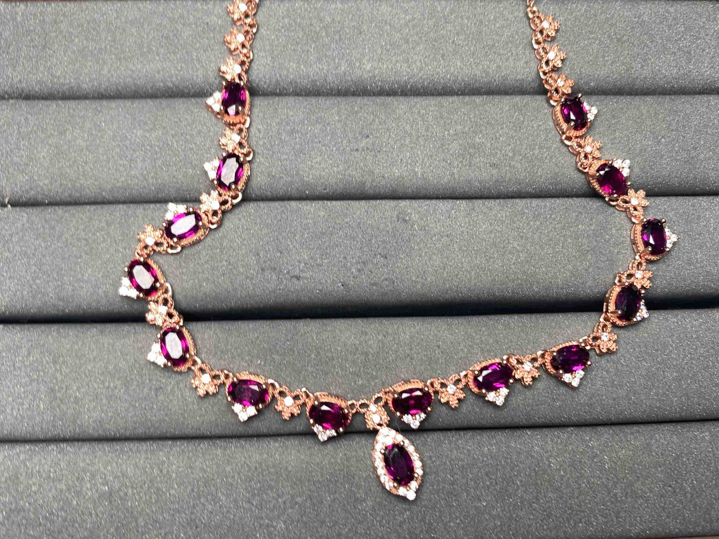A9324 Garnet Necklace
