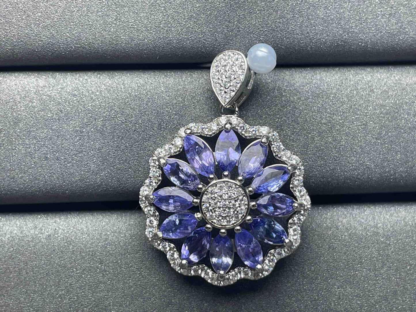 A935 Tanzanite Pendant