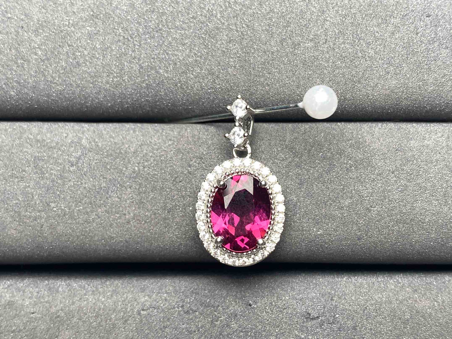 A9588 Garnet Pendant