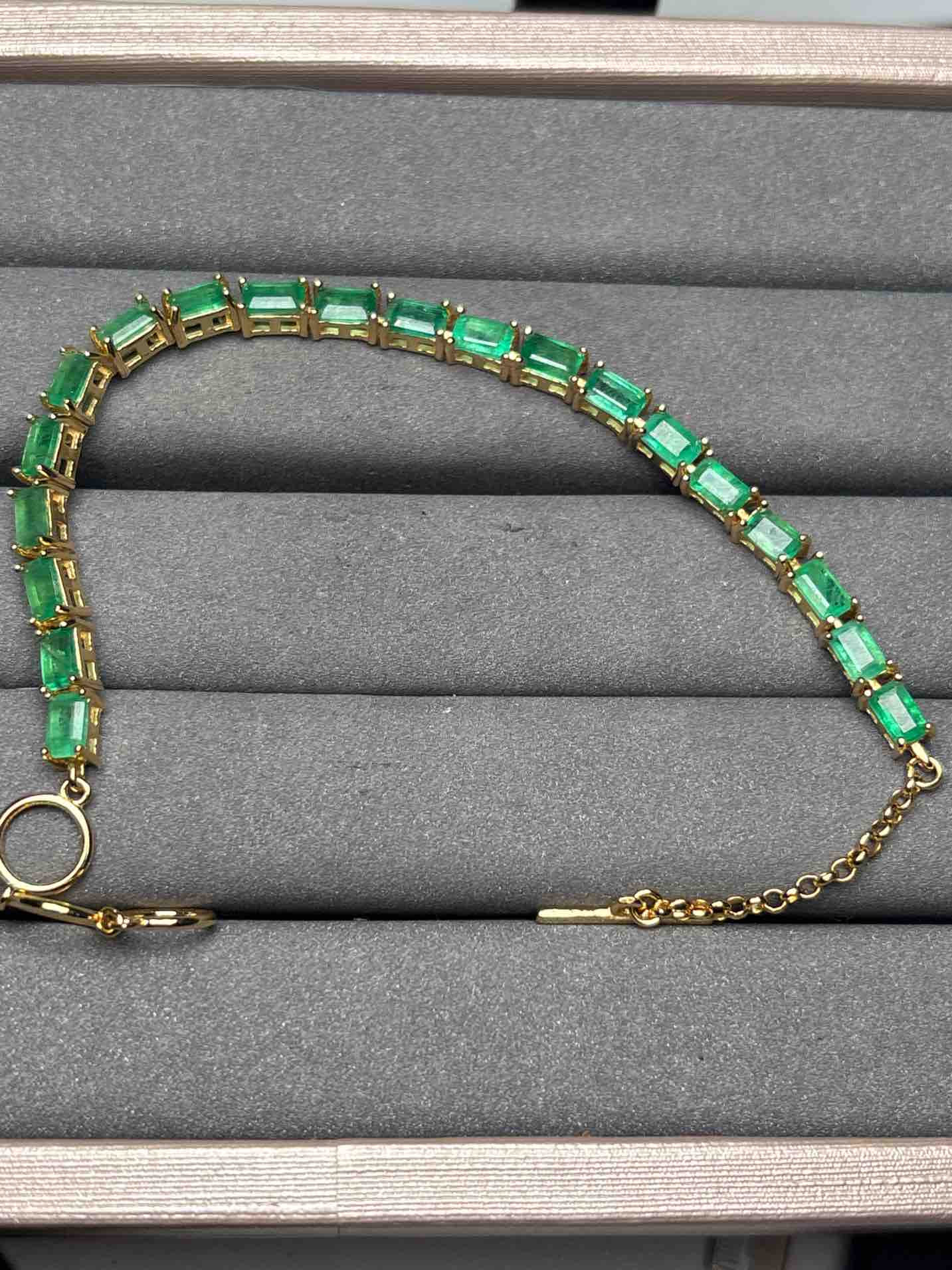A9676 Emerald Bracelet