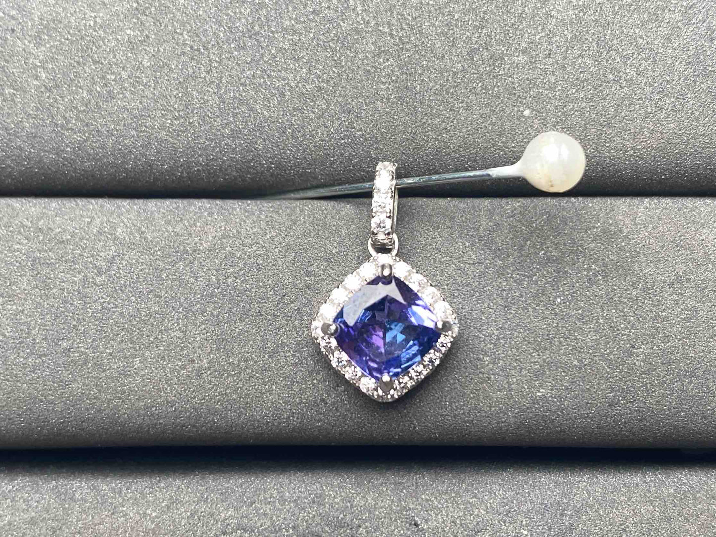 A9698 Tanzanite Pendant