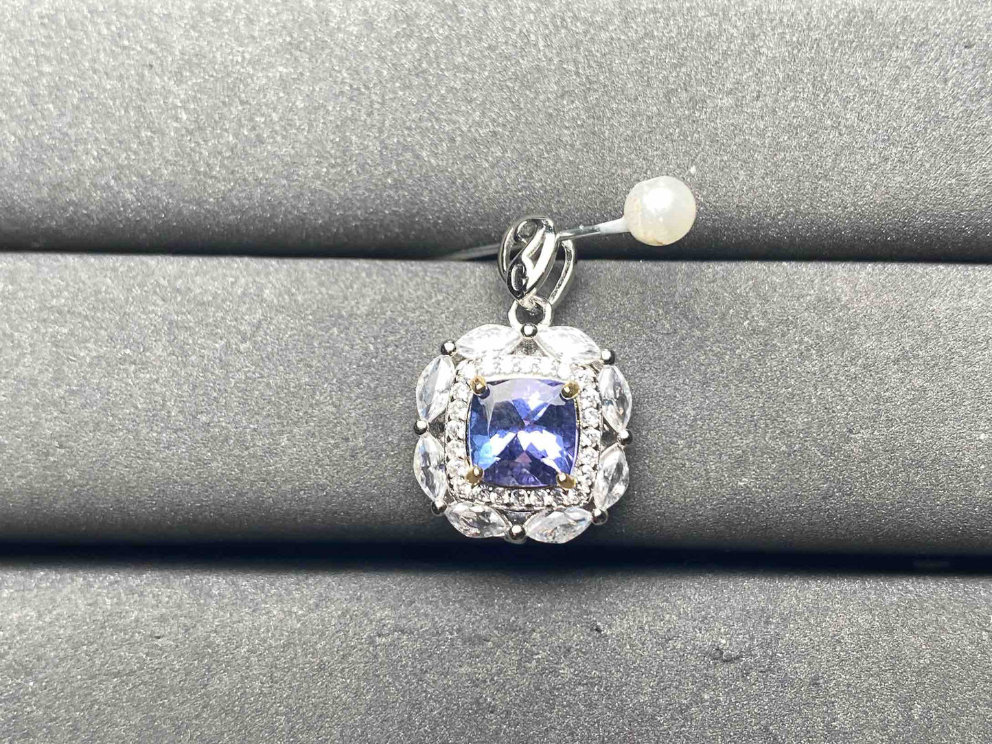 A9701 Tanzanite Pendant