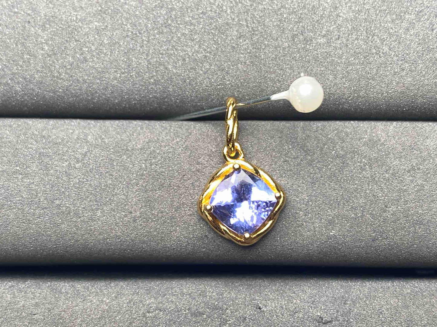 A9705 Tanzanite Pendant