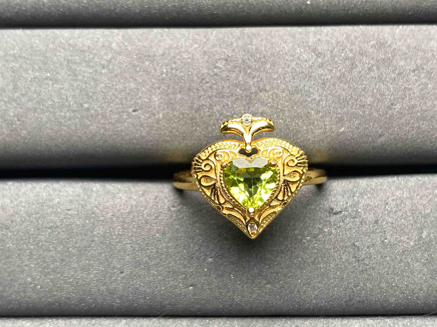 A9757 Peridot Ring