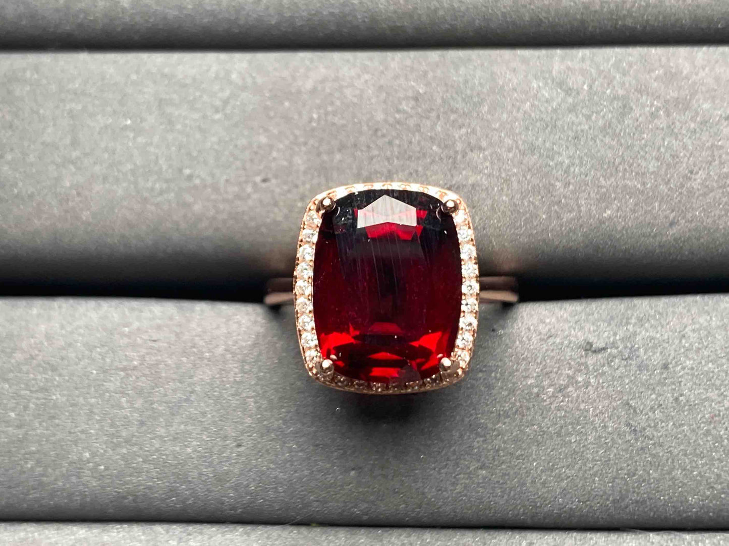 A9767 Garnet Ring