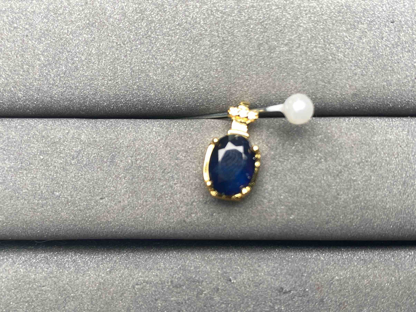 A9892 Sapphire Pendant