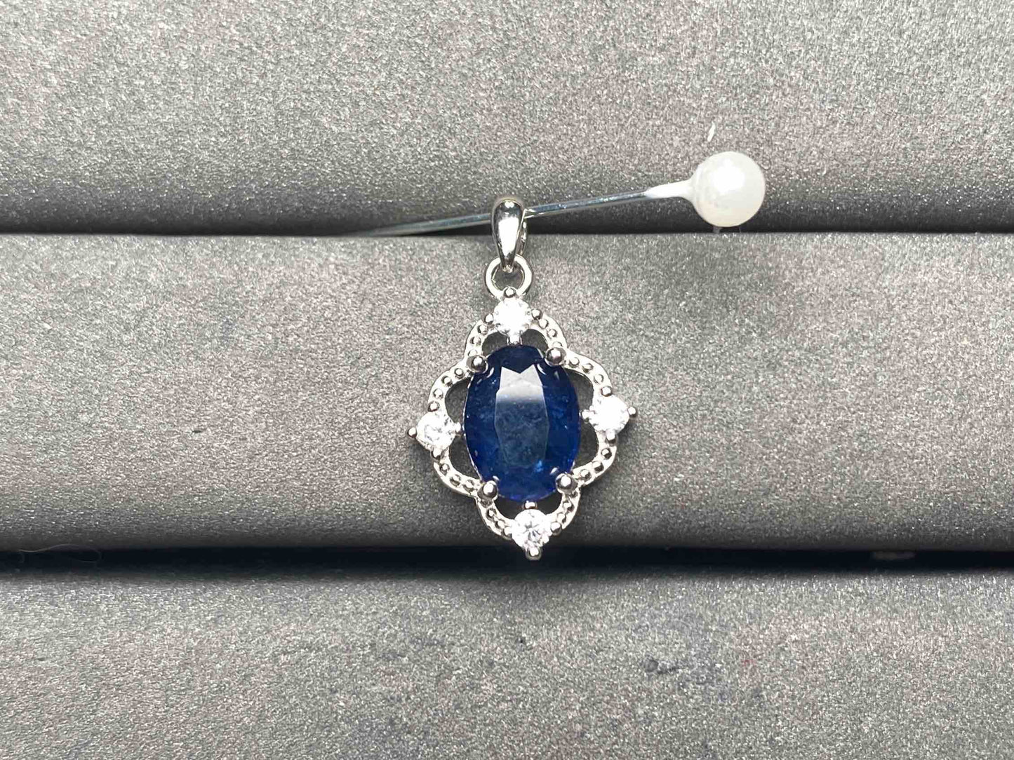 A9895 Sapphire Pendant