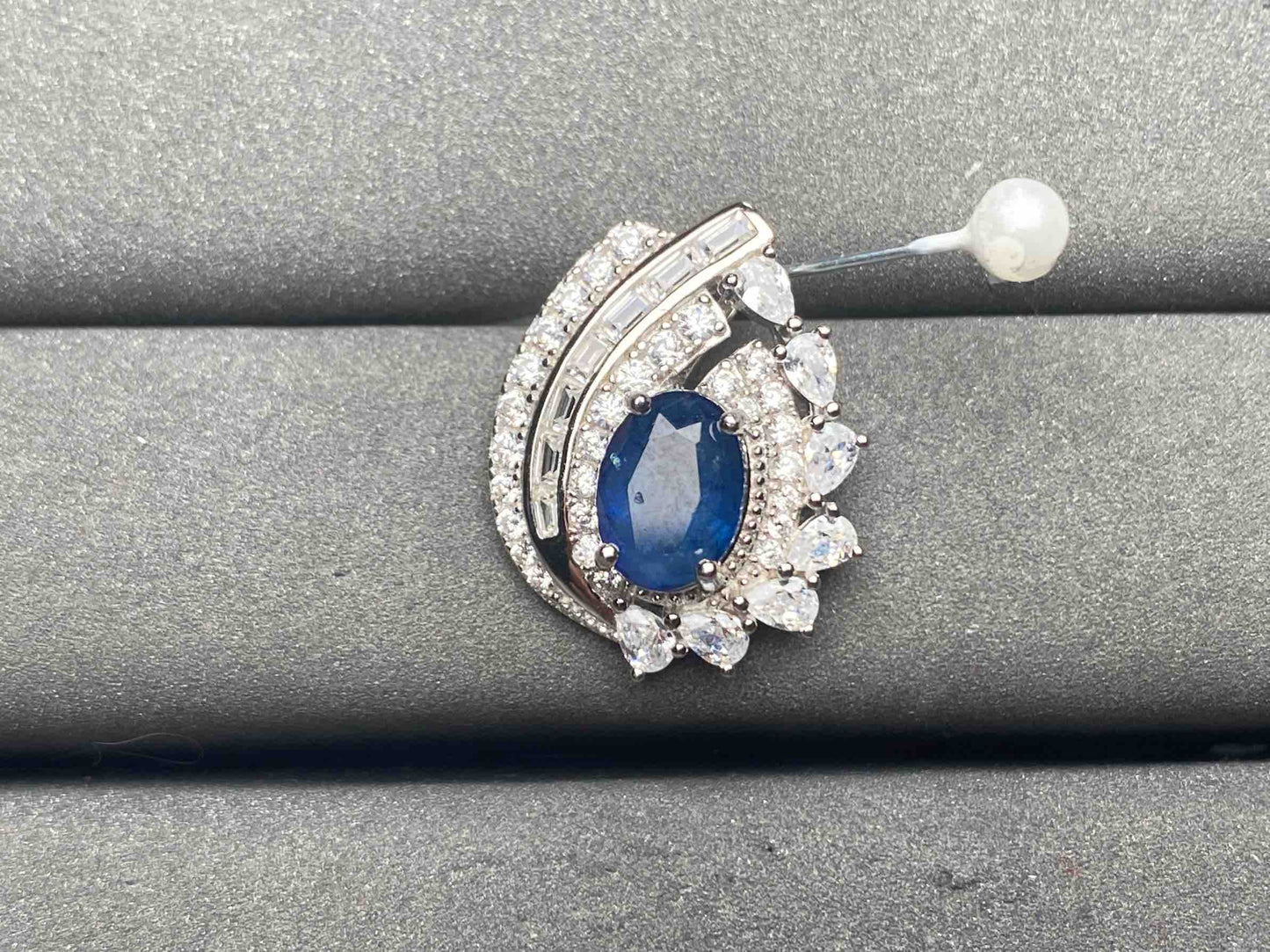 A9900 Sapphire Pendant