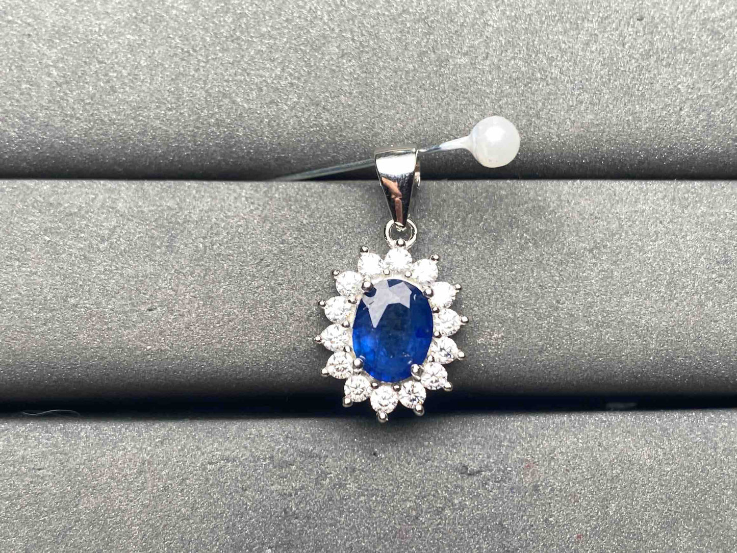 A9944 Sapphire Pendant