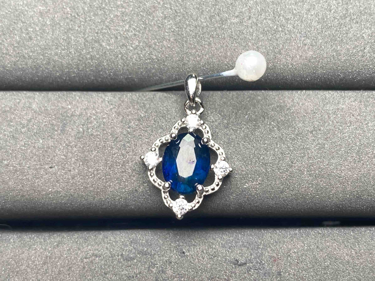 A9990 Sapphire Pendant