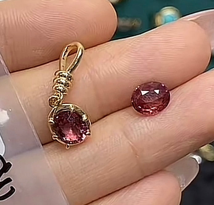 G004 Cassie Bear the right stone do the left design pendant gold color
