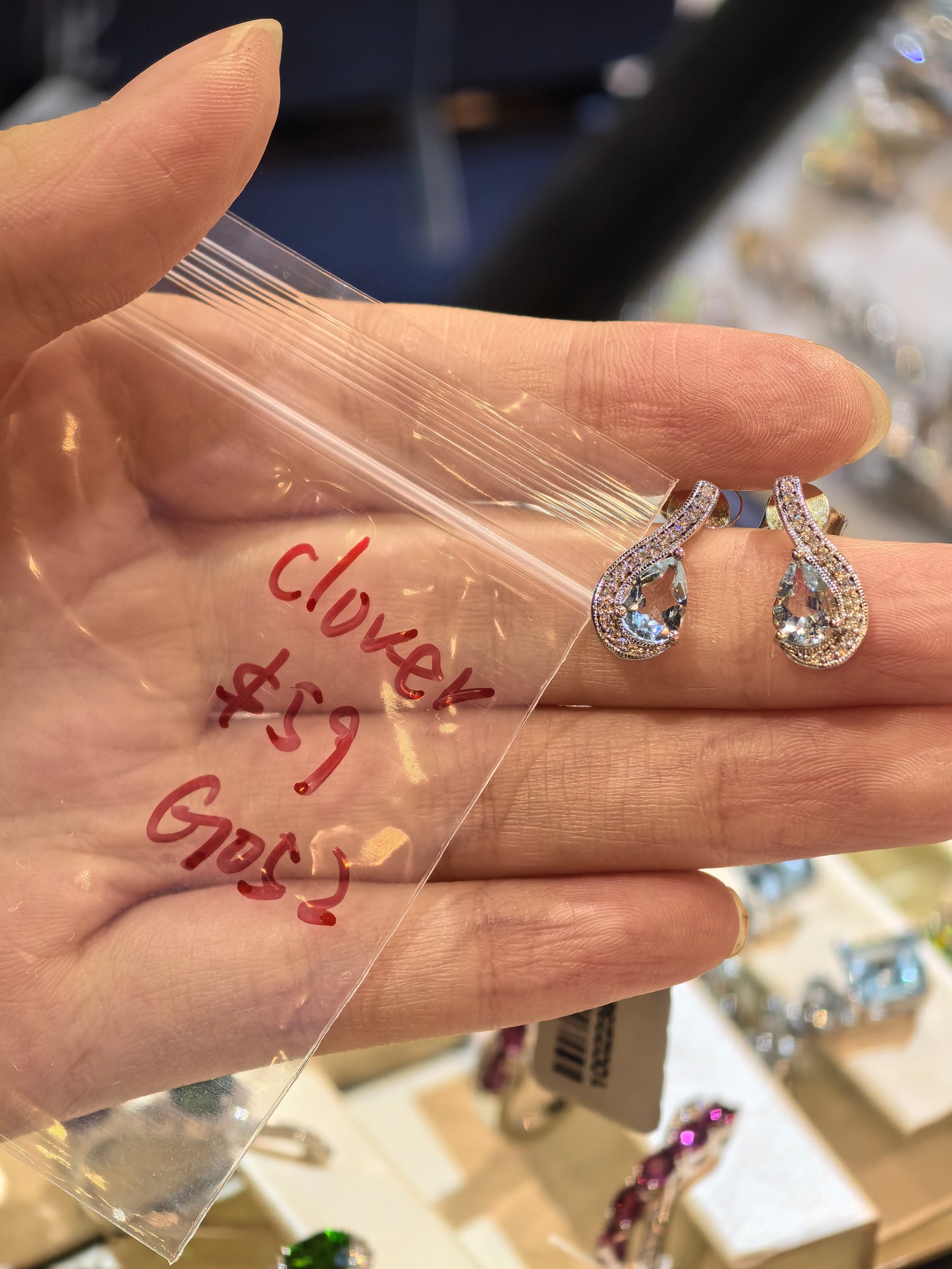 G052 Lily (HK refunds are not supported)