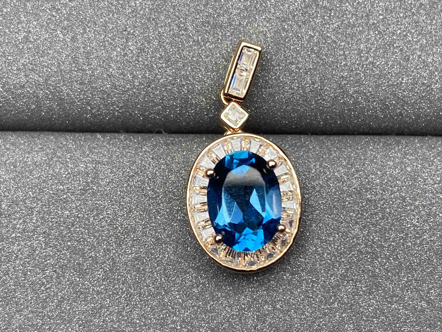 A686 Topaz Pendant