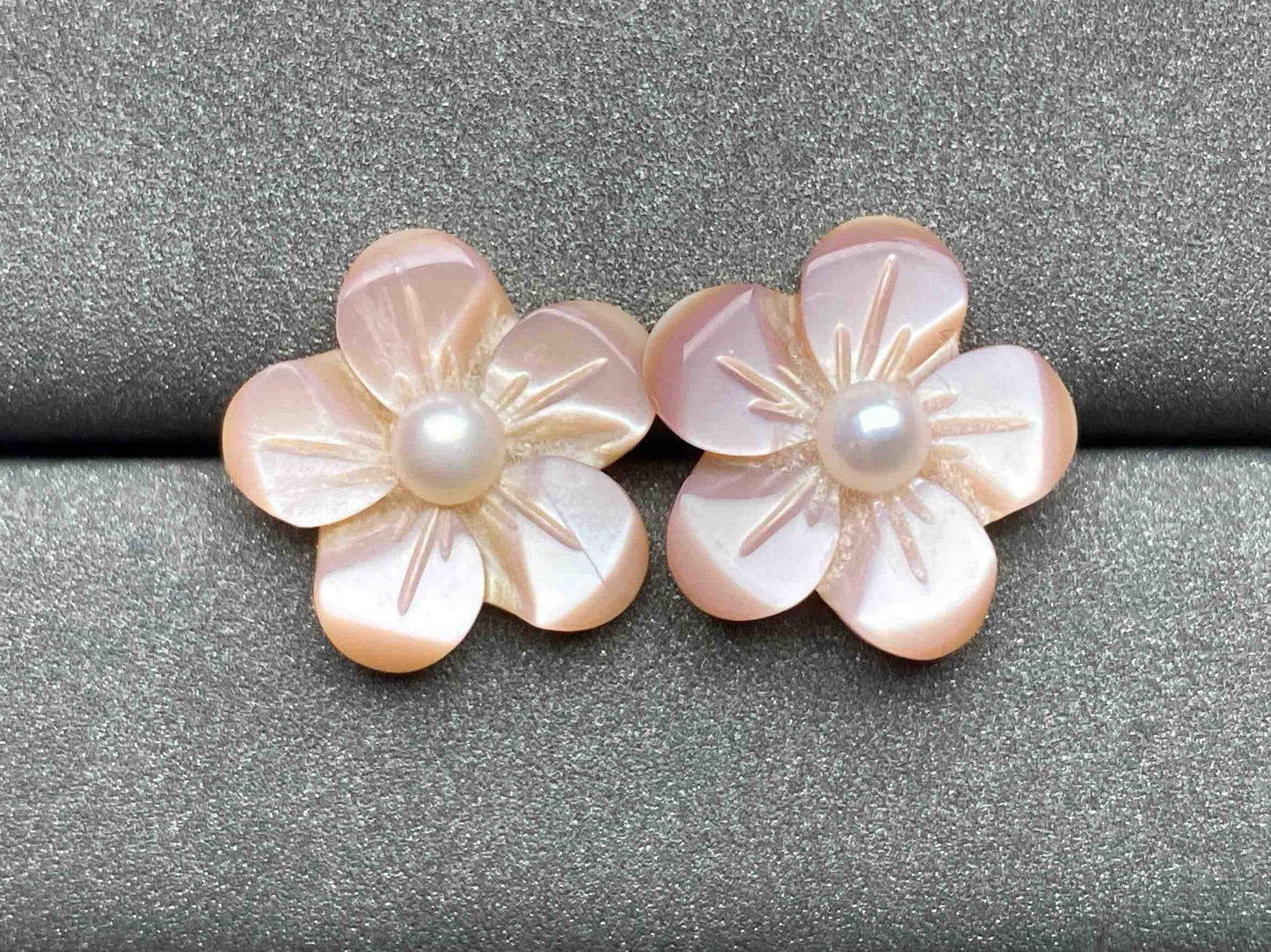 5584 Pink conch Earrings