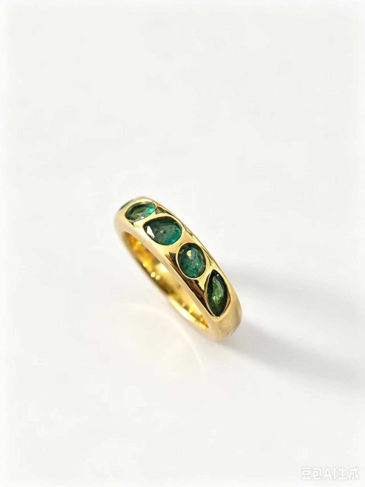 MM001 S925 Silver Ring Emerald