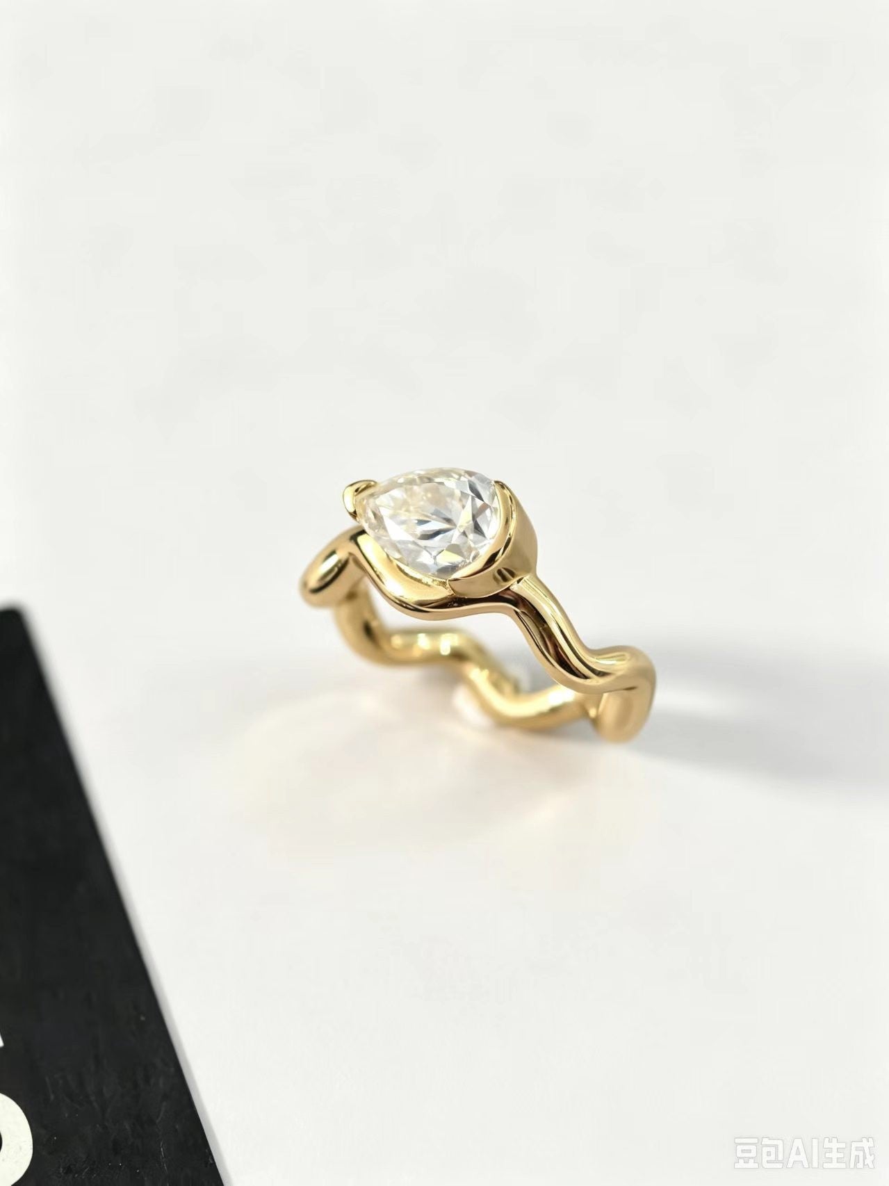 EE012 S925 Silver Ring Clear Moissanite