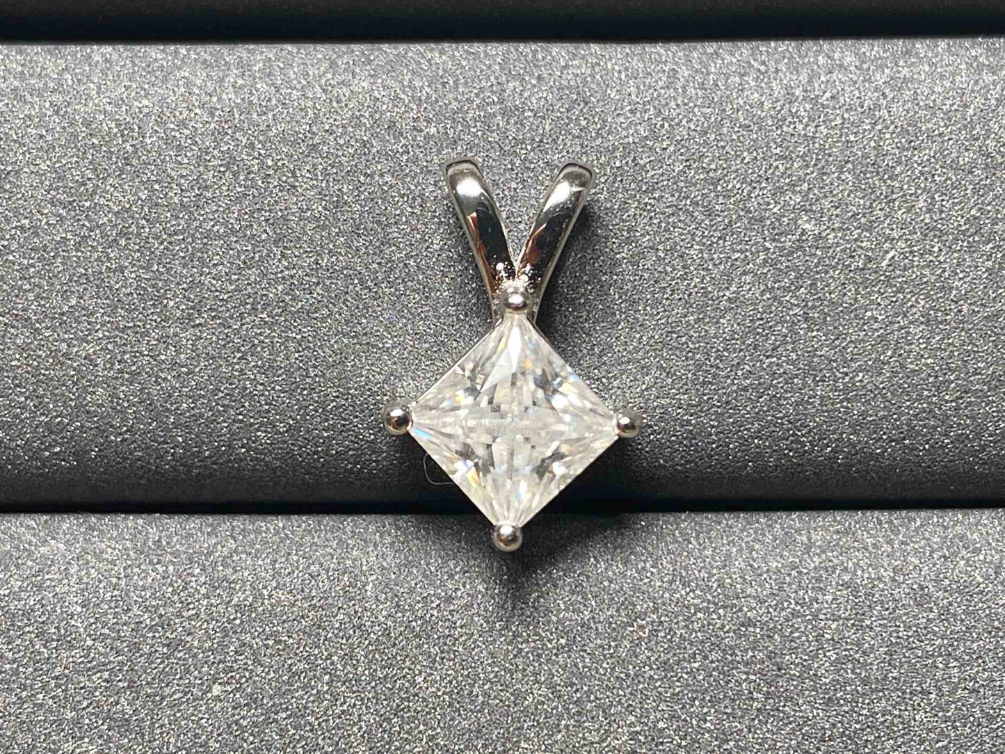 2593 Moissanite Pendant