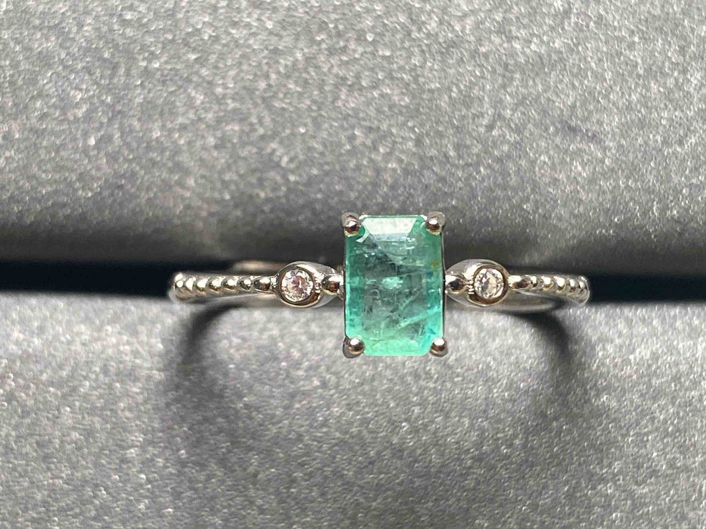 2624 Emerald Ring