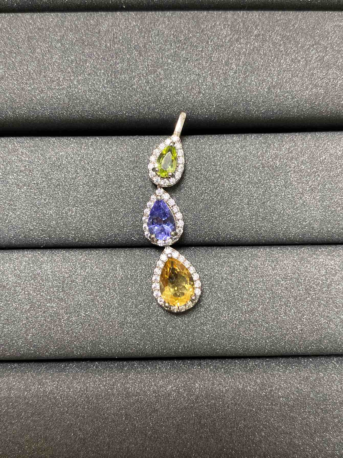2413 Tanzanite Pendant