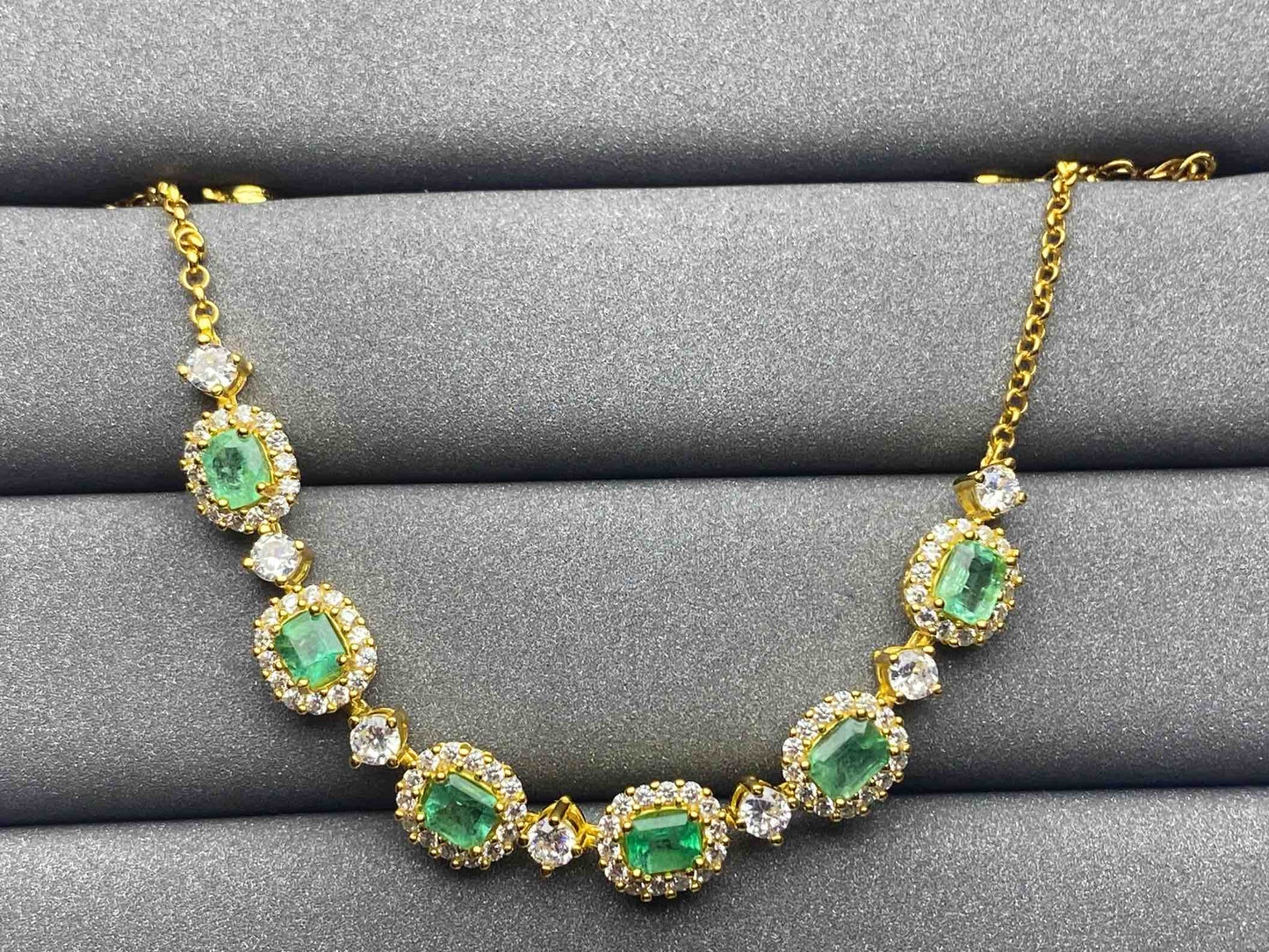 3219 Emerald Bracelet