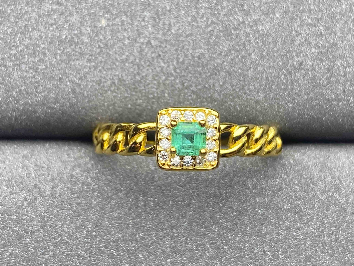 3230 Emerald Ring