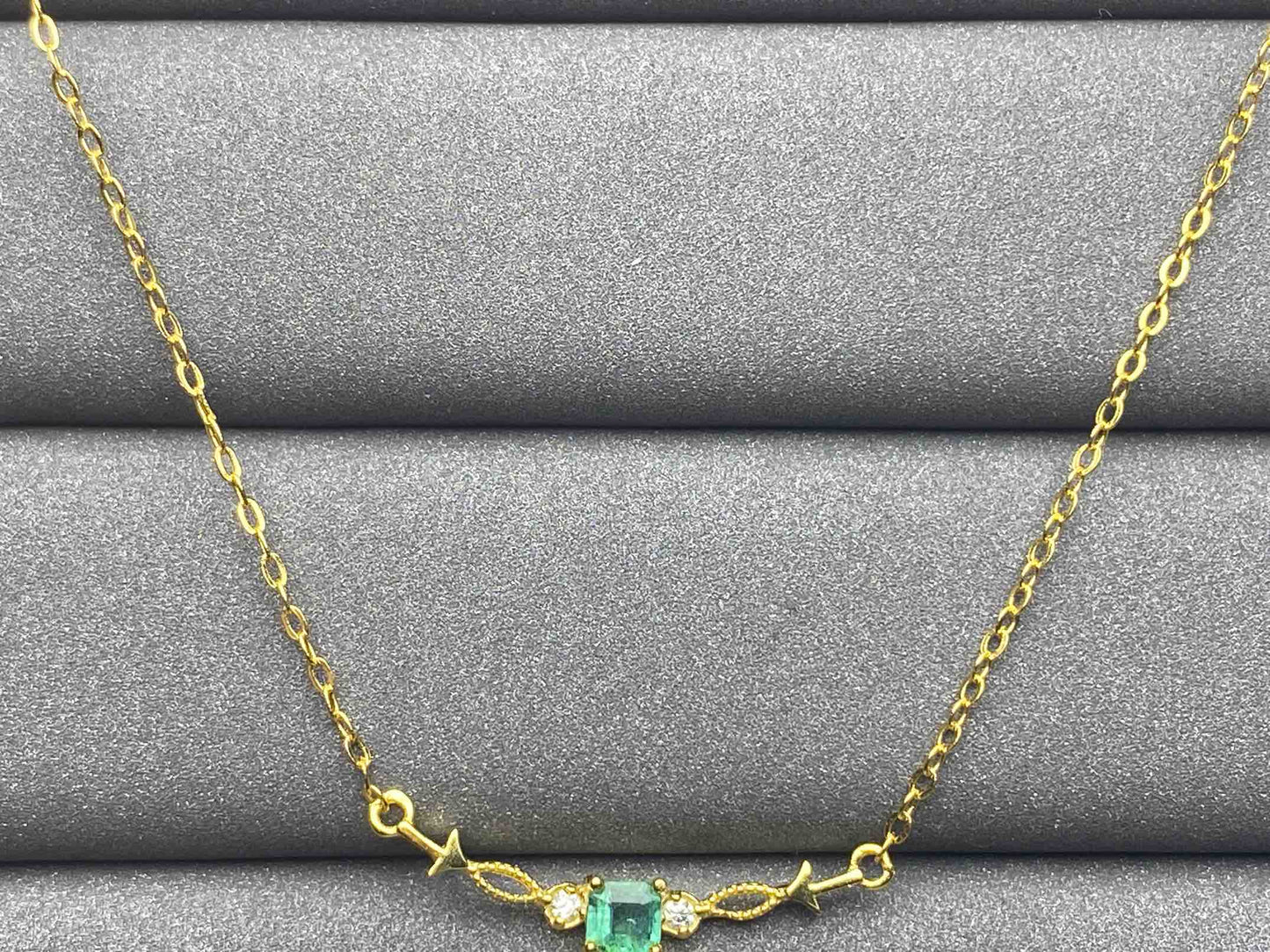 3237 Emerald Bracelet