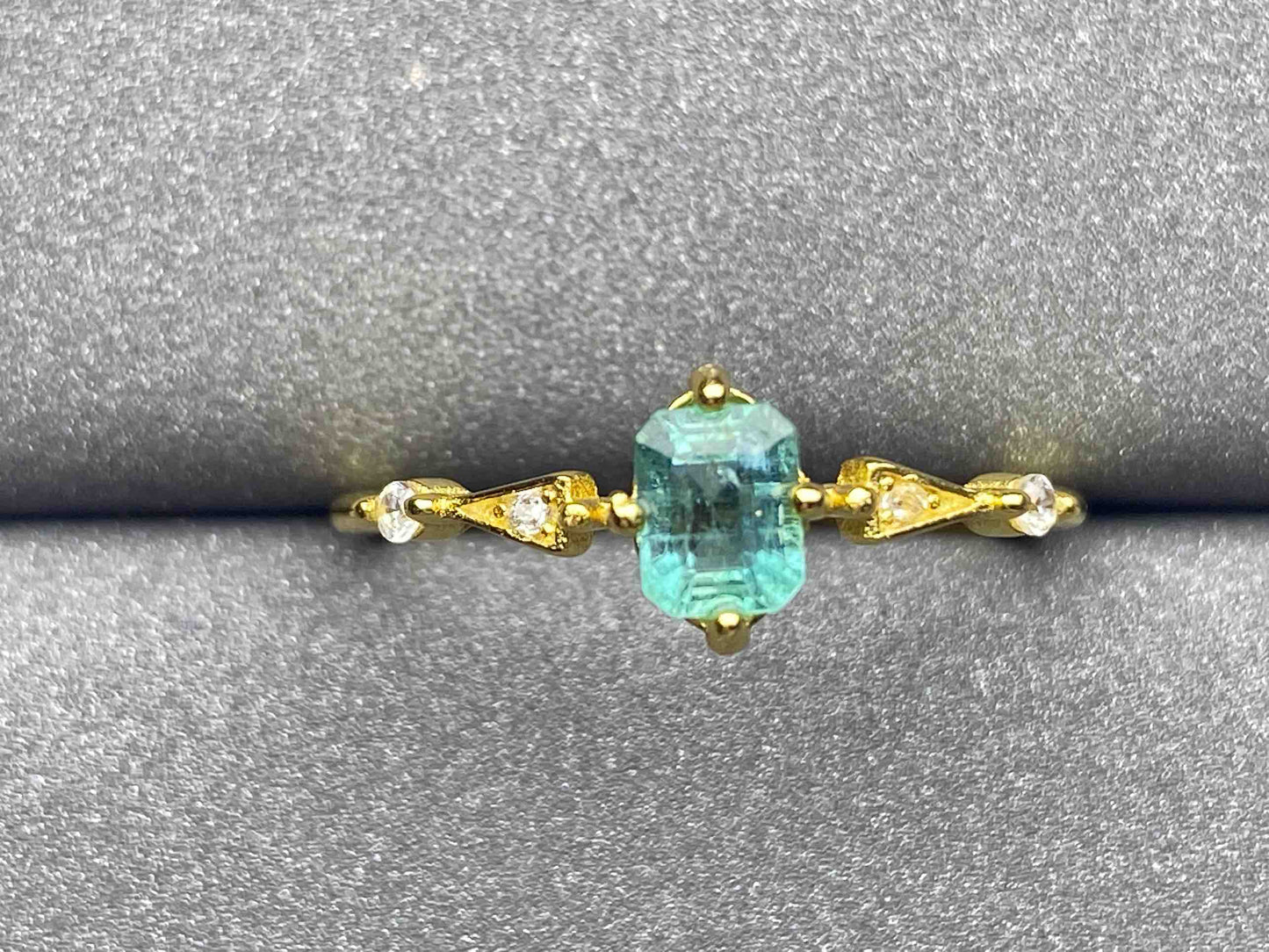 3245 Emerald Ring