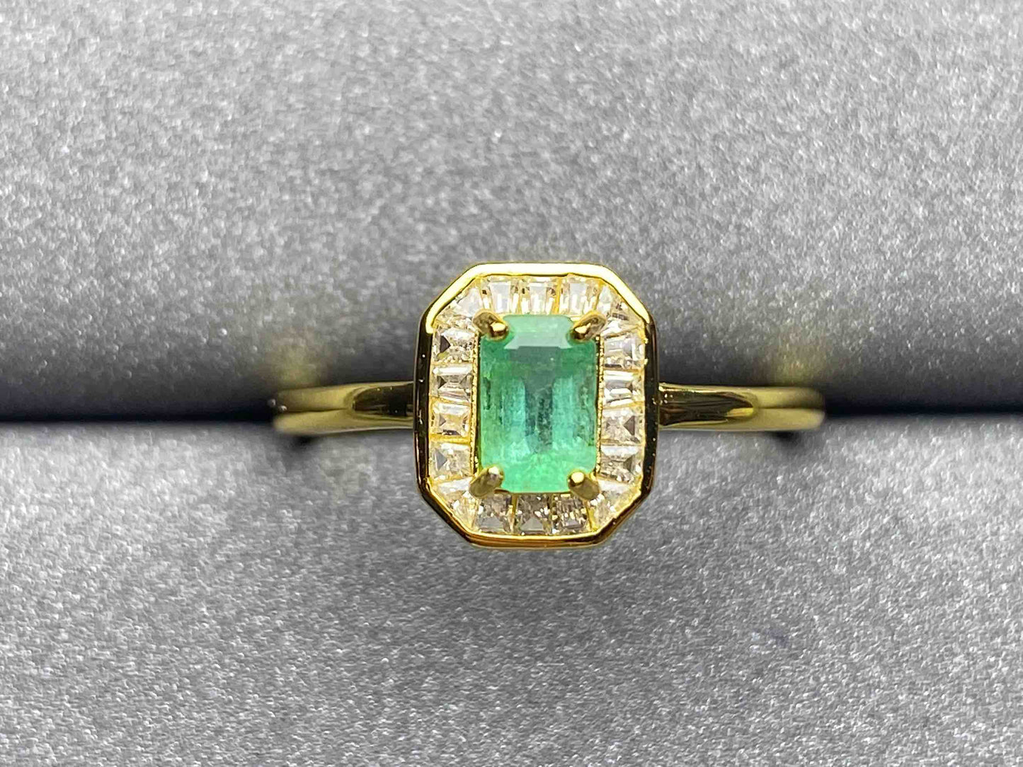 3252 Emerald Ring