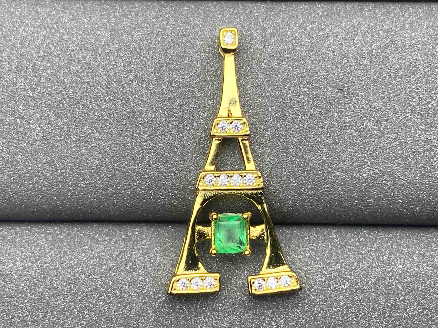 3282 Emerald Pendant
