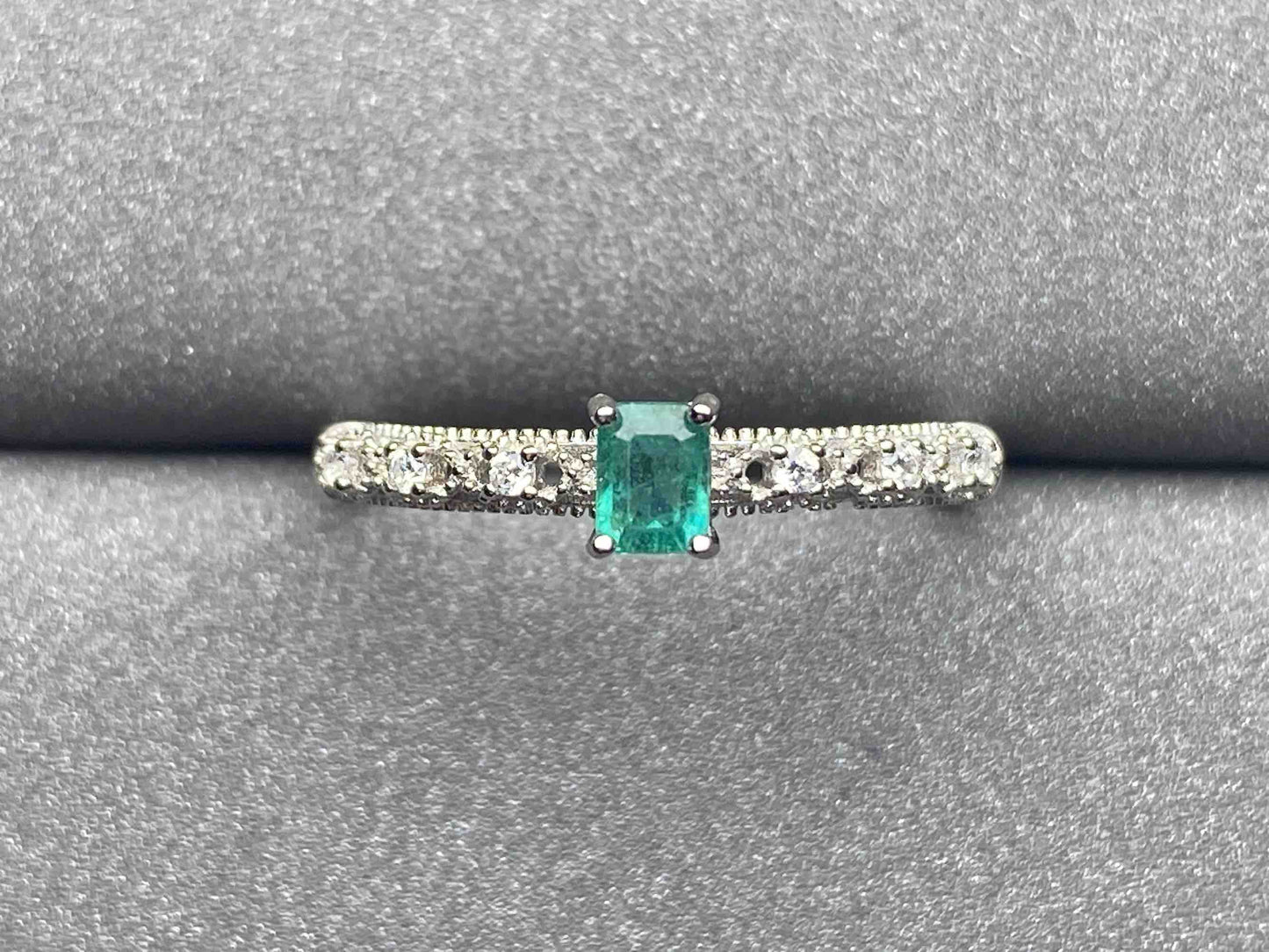 3286 Emerald Ring