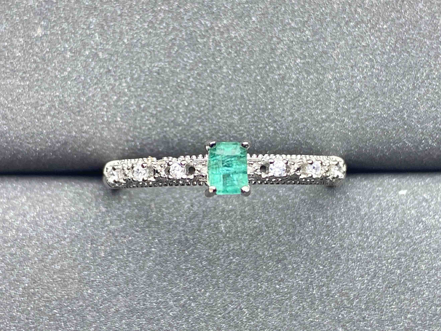 3291 Emerald Ring