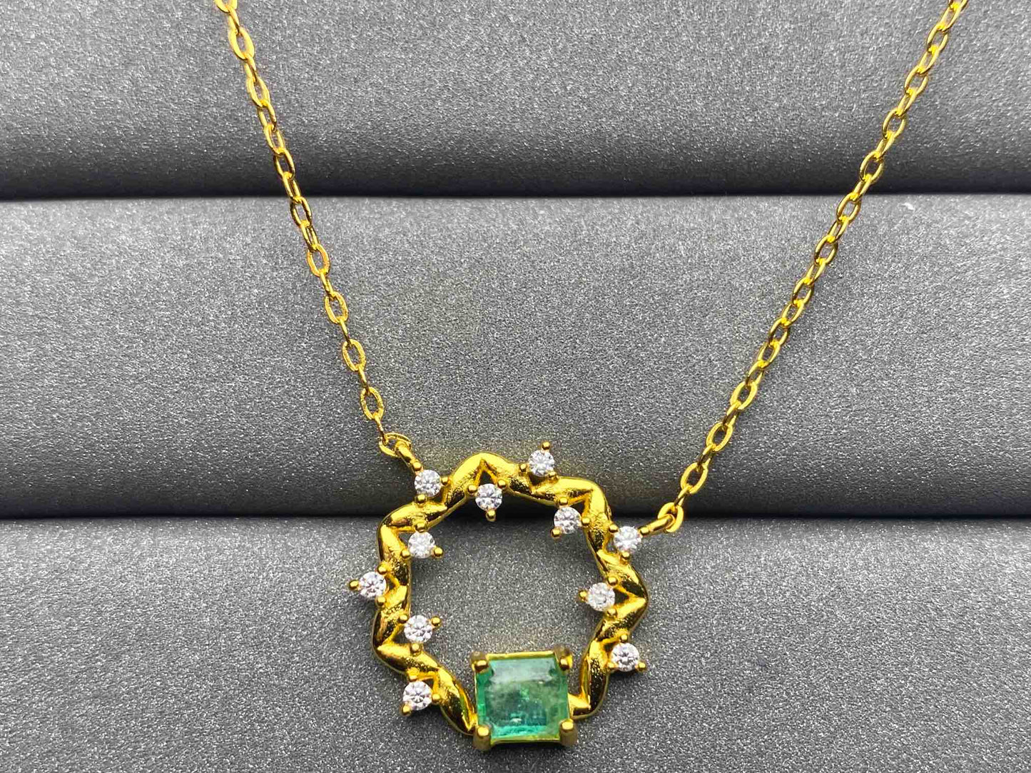 3305 Emerald Necklace