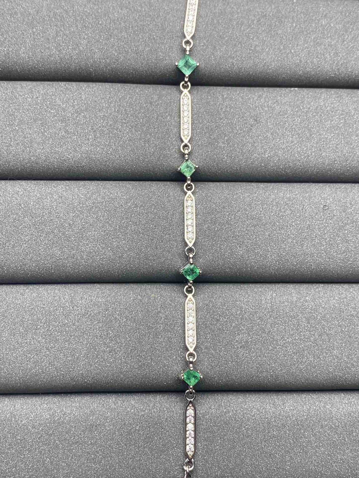 3315 Emerald Bracelet