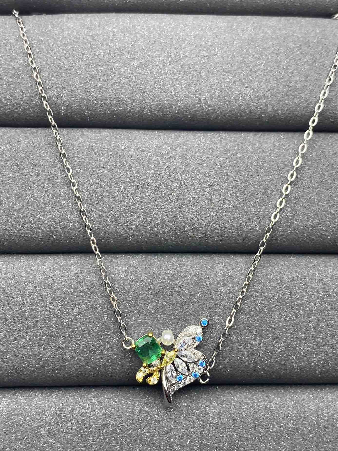 3326 Emerald Necklace