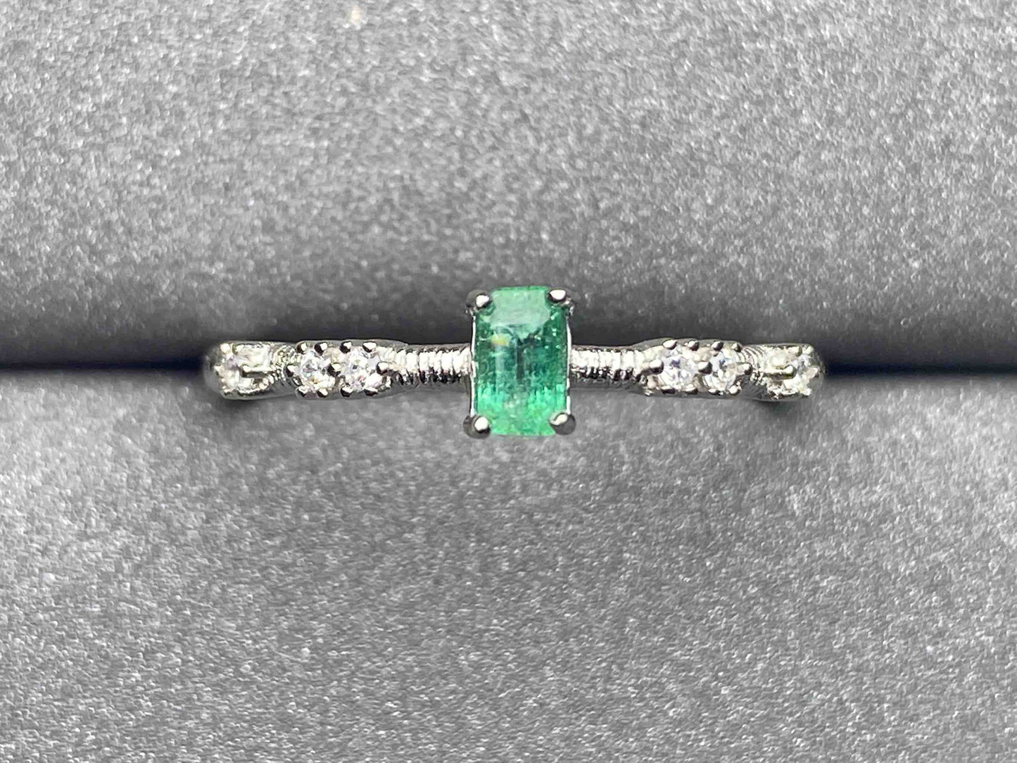 3328 Emerald Ring