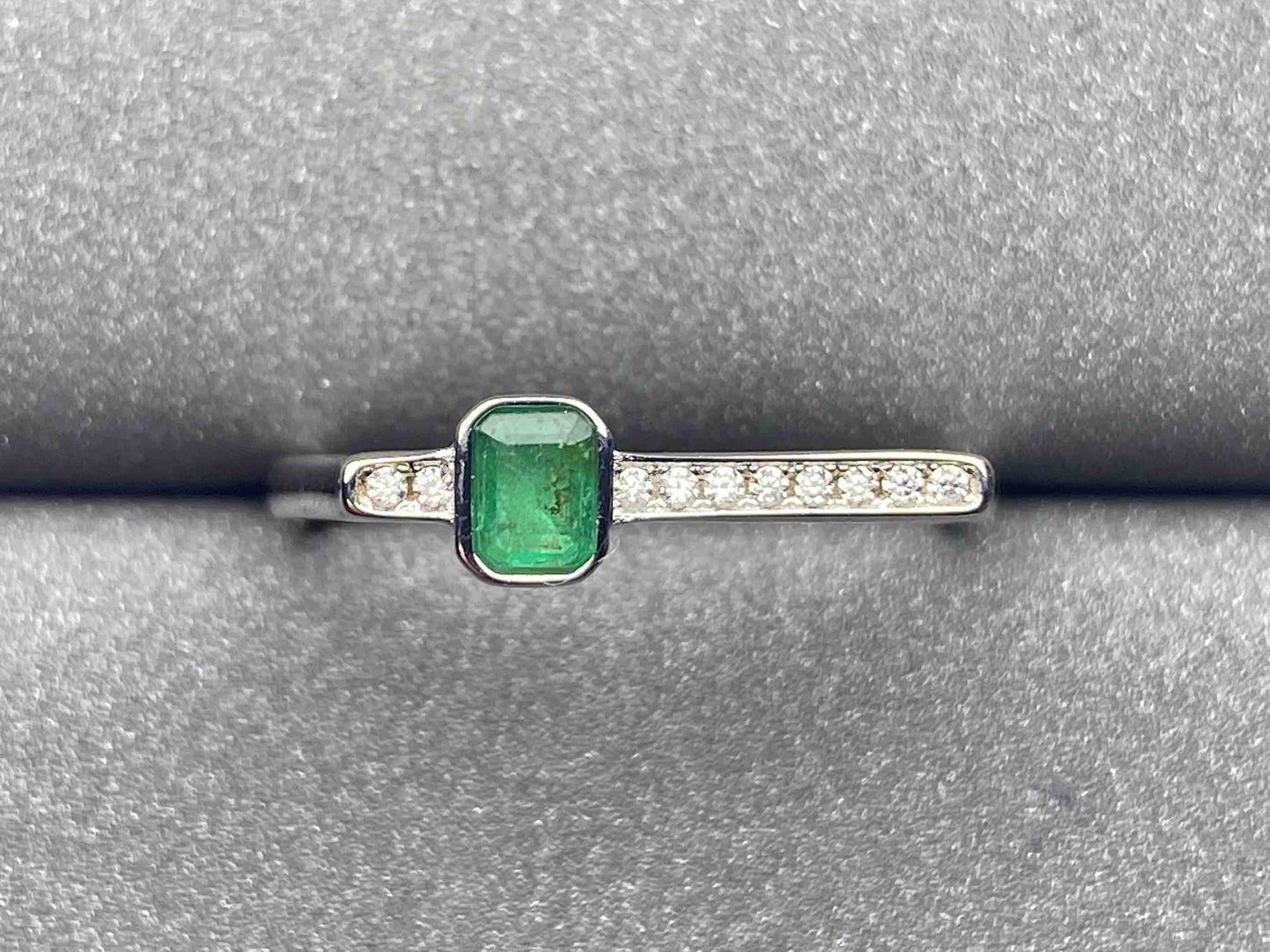 3329 Emerald Ring