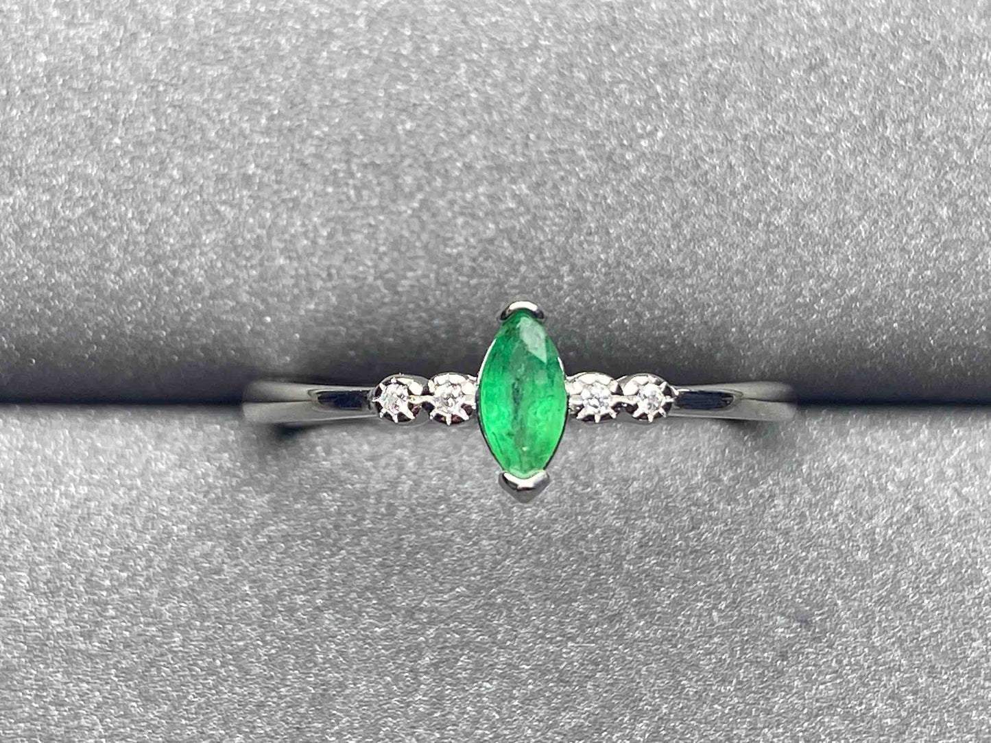 3344 Emerald Ring