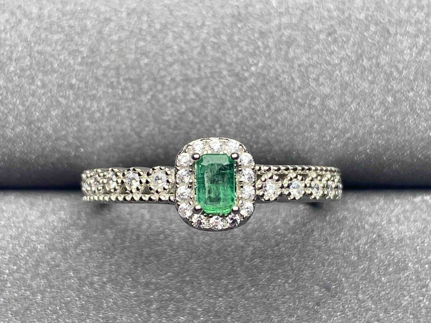 3350 Emerald Ring