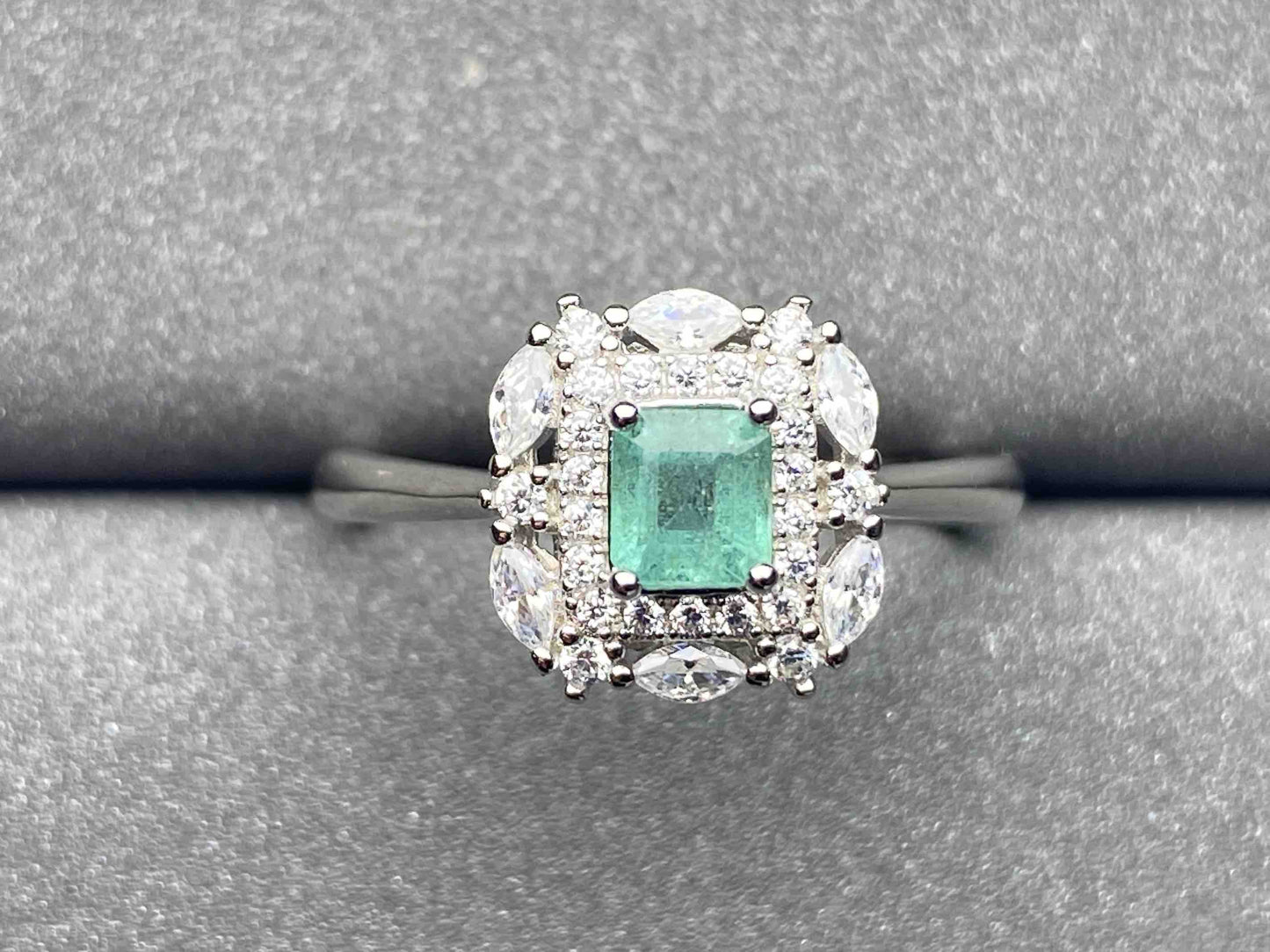 3374 Emerald Ring