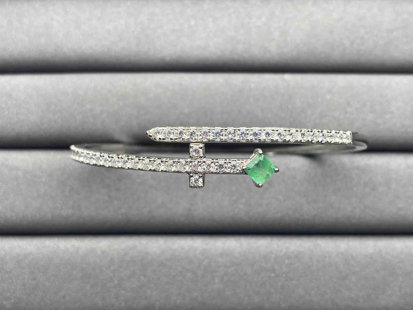 3389 Emerald Bangle