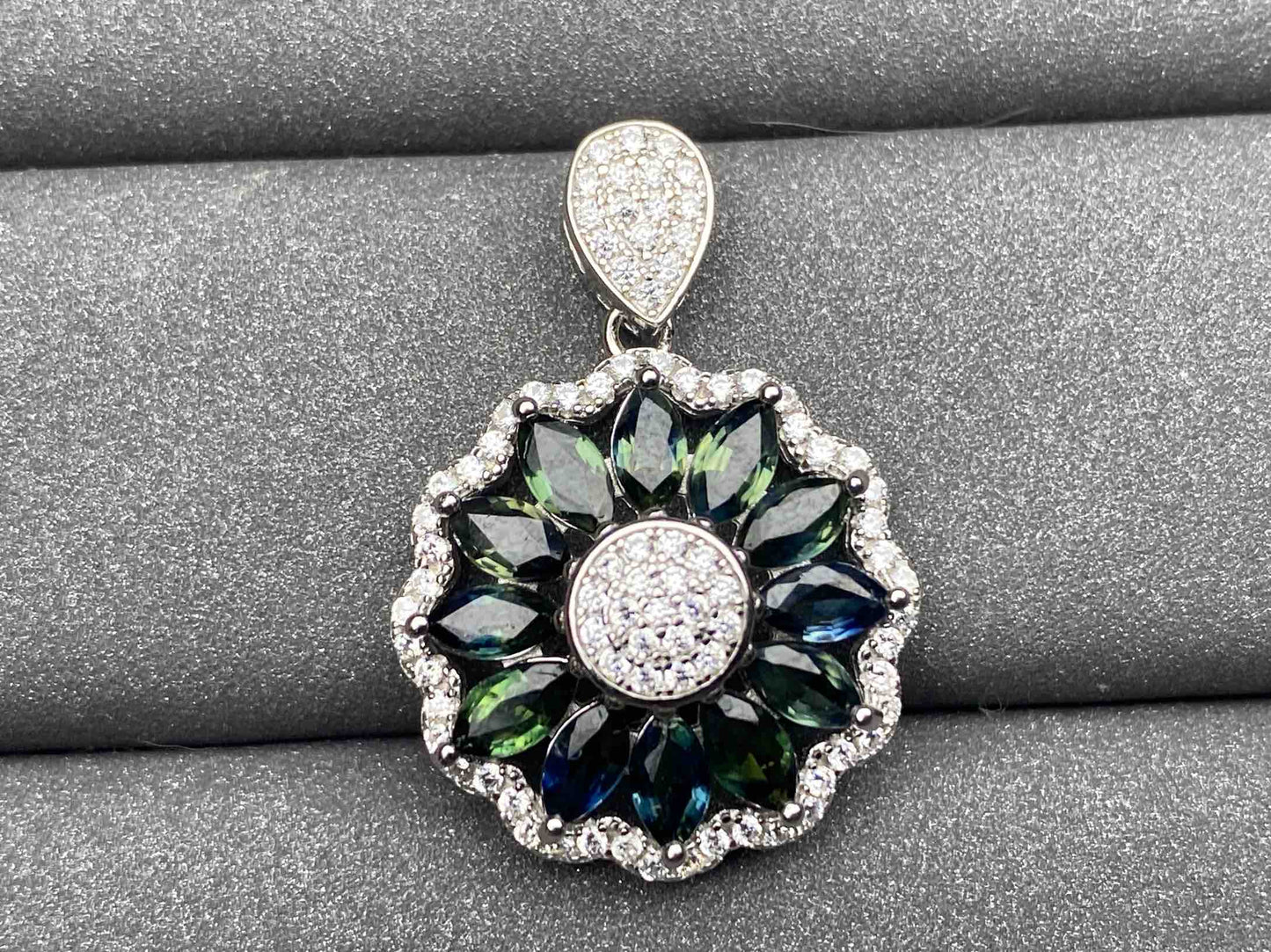 3522 Bi Sapphire Pendant