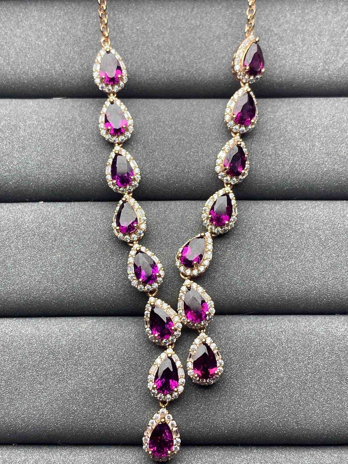 3539 Garnet Necklace