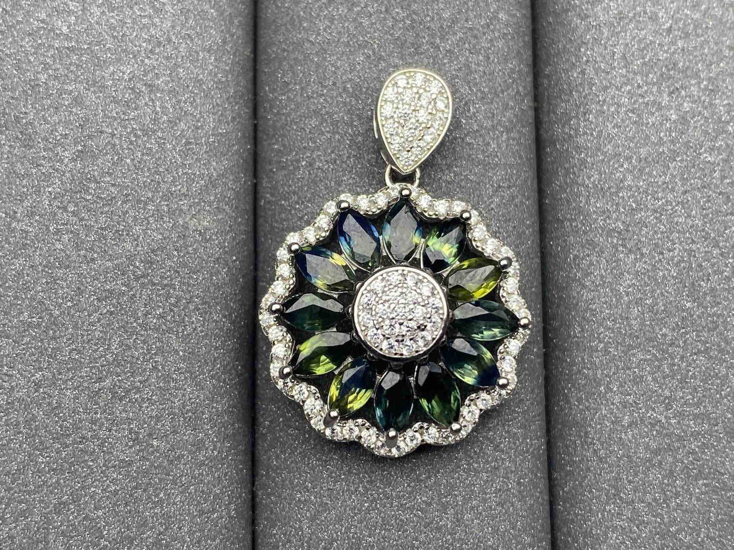 3590 Sapphire Pendant