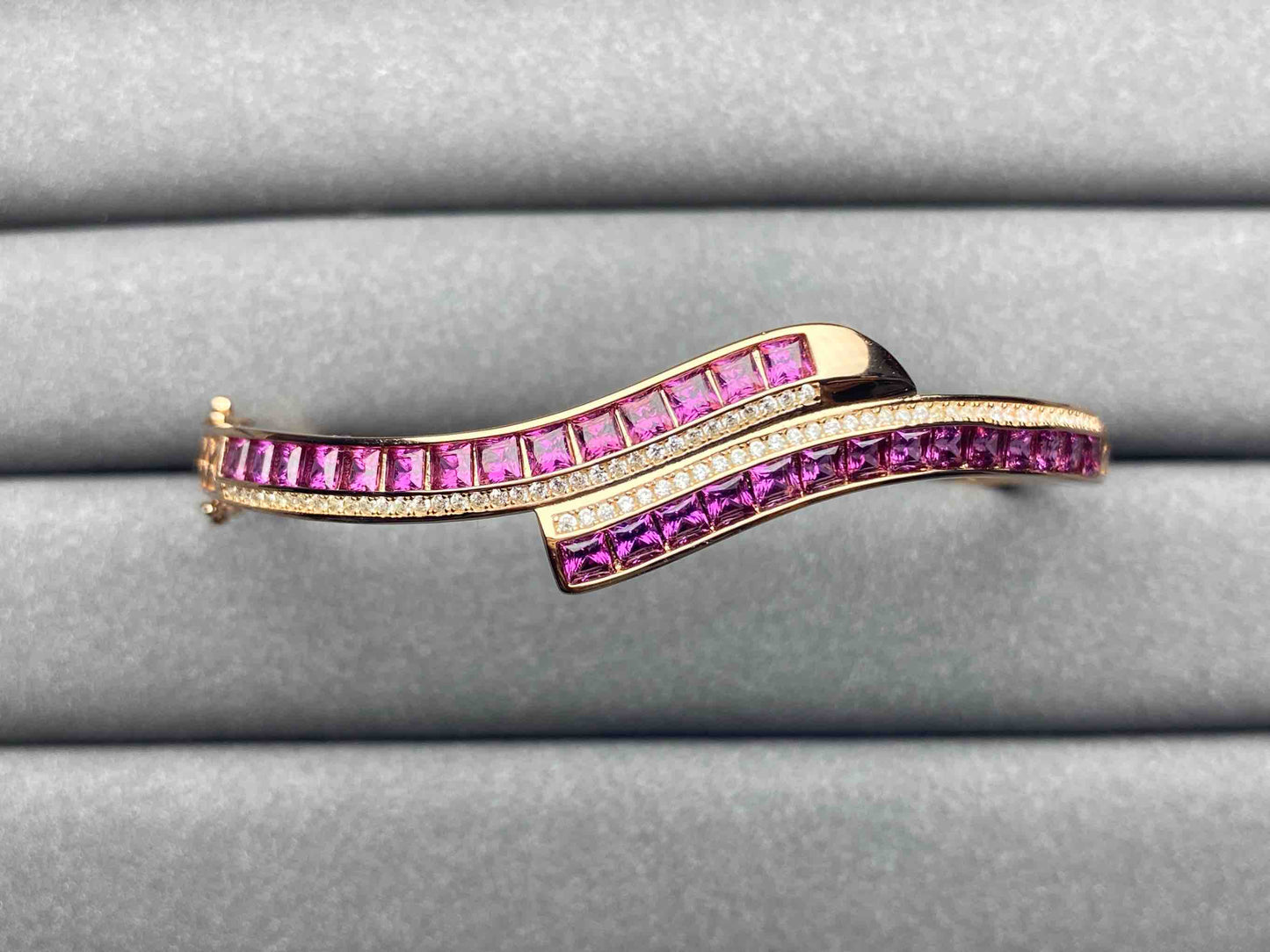 3753 Garnet Bangle