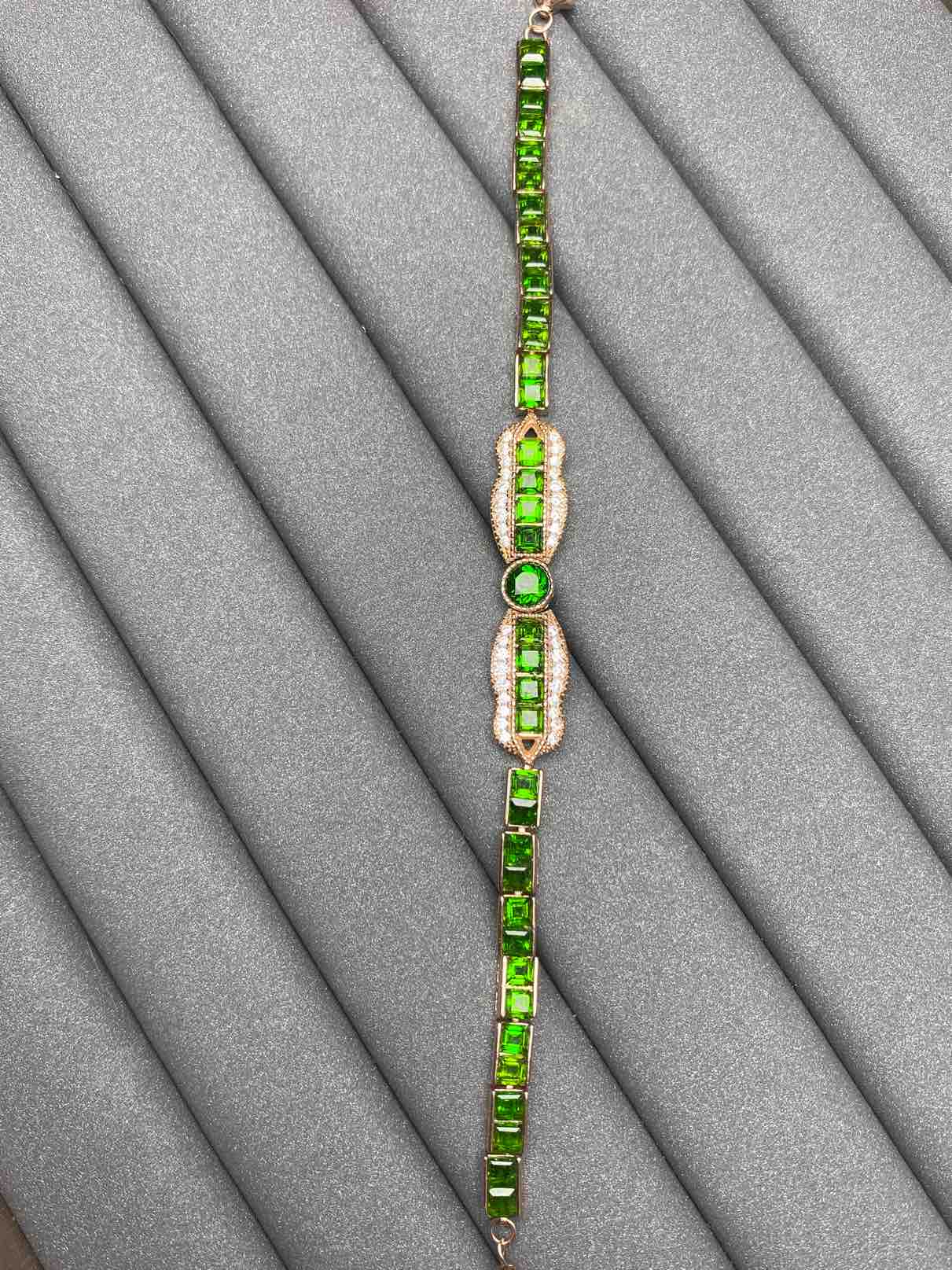 3945 Diopsite Bracelet