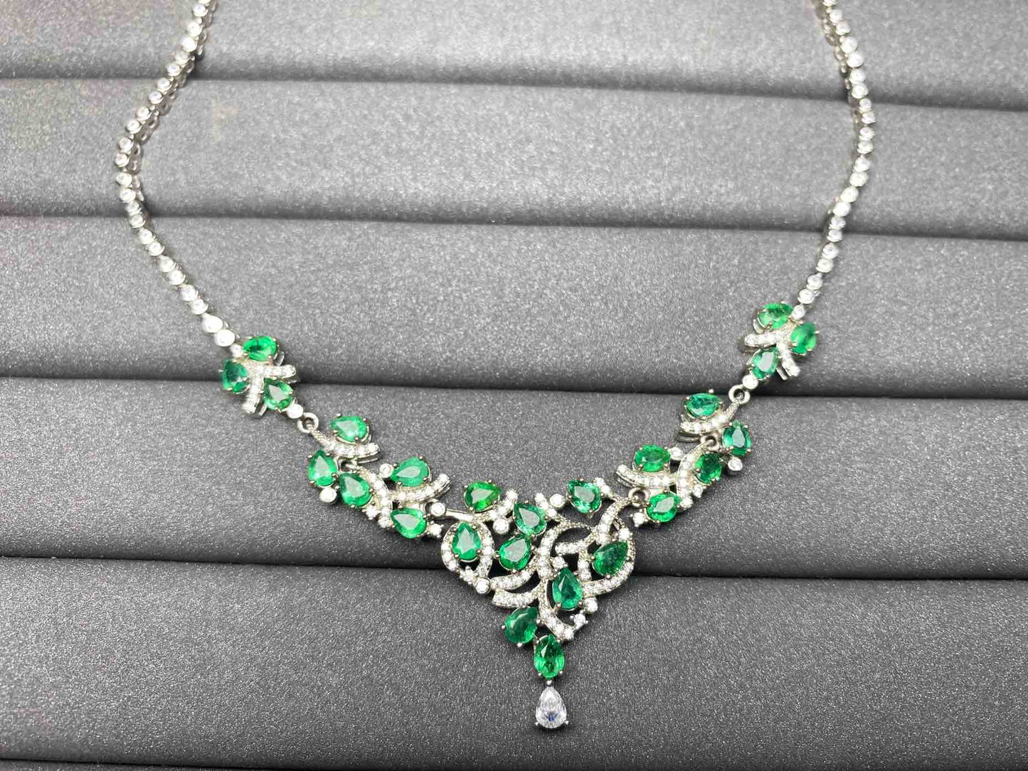 3990 Emerald Necklace