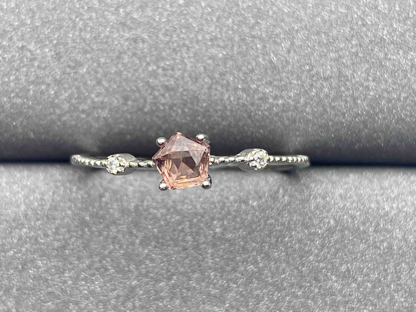4034 Spinel Ring